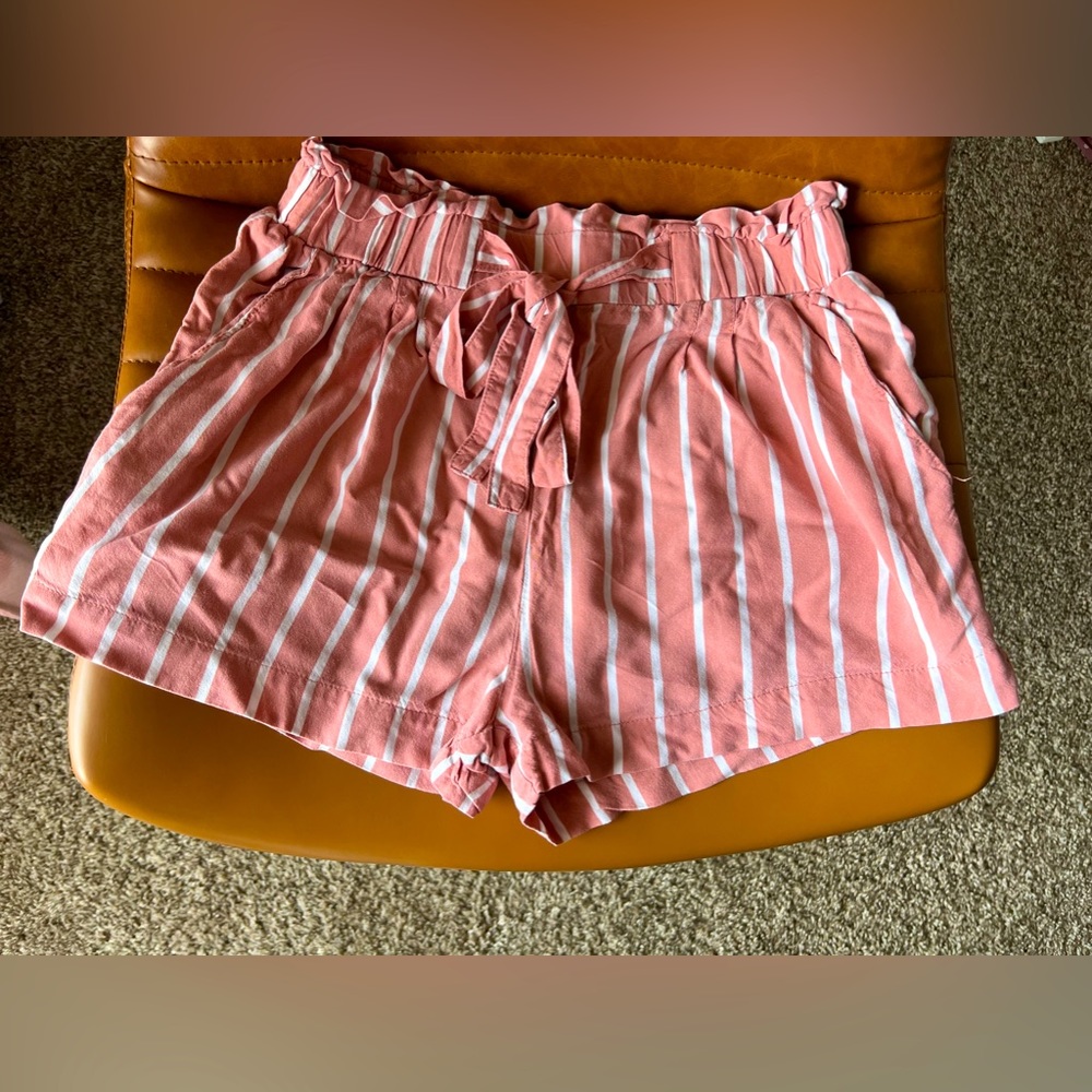 Ambiance Apparel Small Pink
White Striped Smocked Lightweight
Shorts Pockets